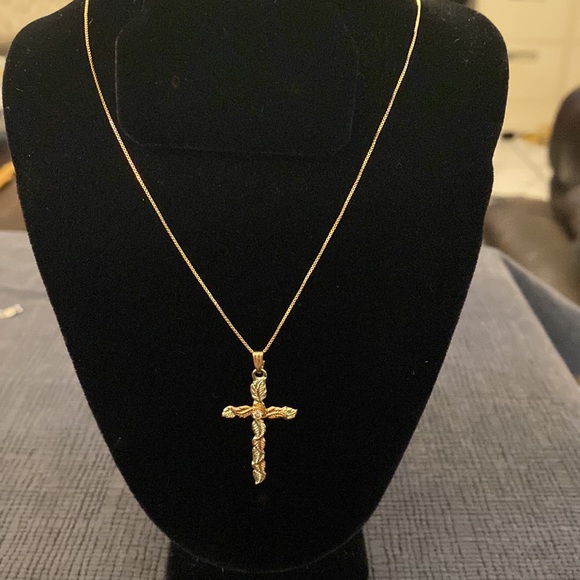 14k Gold Filled Cross - Picture 2 of 6